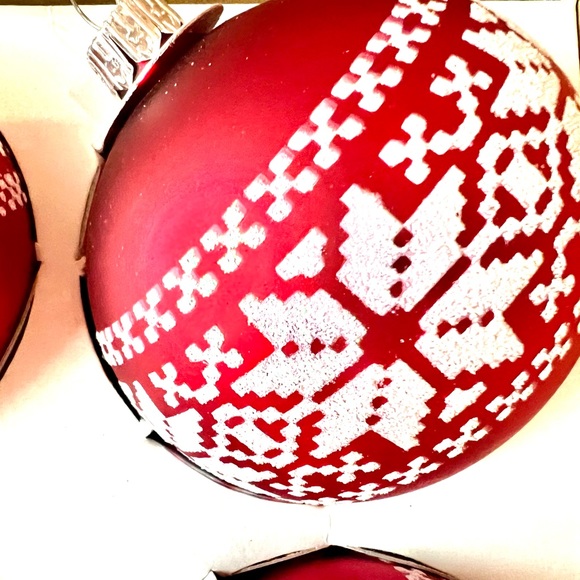 4 Matte Red Glass Christmas Ball Ornaments White Glitter Nordic Snowflake Design - Picture 4 of 6